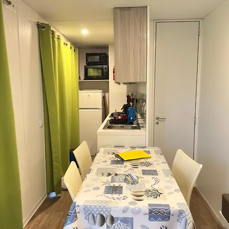 Blueportel Mobil-home Prestige Face A La Kamp alanı *